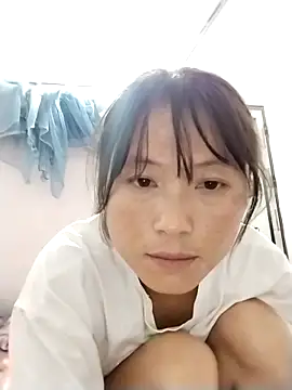 Snapshot of linda_bae00 chatting on September 10, 2025, 12:37 pm linda bae00 online show from September 10, 2025, 12:37 pm