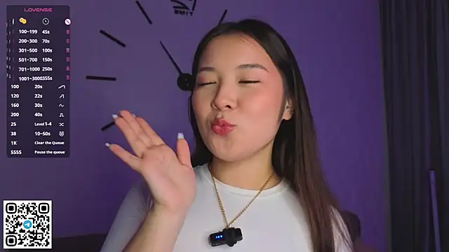 AlberthaEscue online show from October 26, 2025, 4:13 am