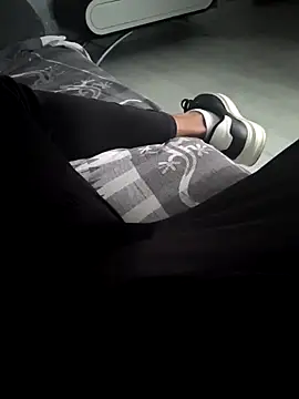 xxxfeo online show from November 17, 2025, 5:17 pm