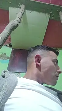 NikolasXL01 online show from December 5, 2025, 3:16 am