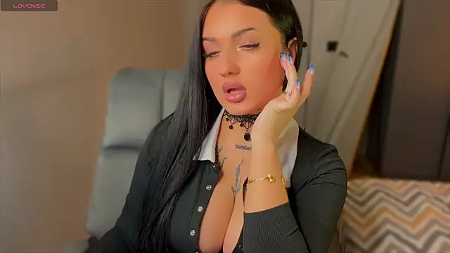 Snapshot of mygoddesshecate chatting on March 5, 2026, 2:46 pm mygoddesshecate online show from March 5, 2026, 2:46 pm