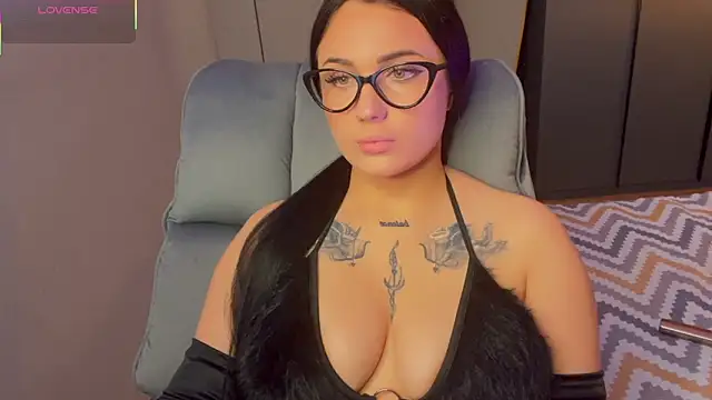 Snapshot of mygoddesshecate chatting on February 1, 2026, 6:22 am mygoddesshecate online show from February 1, 2026, 6:22 am