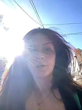 Danielaeliana online show from November 17, 2025, 7:51 pm