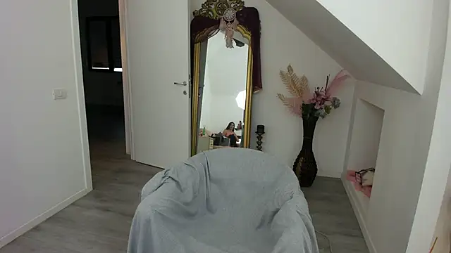 Ranya Evy online show from February 18, 2026, 2:57 pm