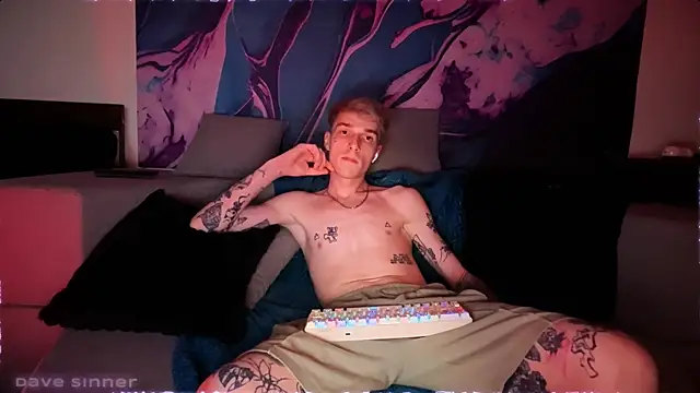 Snapshot of davesinner chatting on July 22, 2026, 9:17 pm davesinner online show from July 22, 2026, 9:17 pm