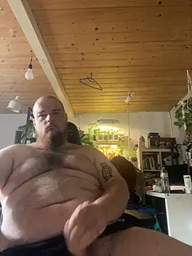 Snapshot of JohnDrippingCum chatting on September 30, 2025, 8:31 am JohnDrippingCum online show from September 30, 2025, 8:31 am