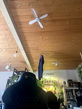 Snapshot of JohnDrippingCum chatting on September 18, 2025, 9:12 am JohnDrippingCum online show from September 18, 2025, 9:12 am