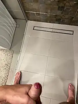 Snapshot of MrZli chatting on November 4, 2025, 5:28 pm MrZli online show from November 4, 2025, 5:28 pm