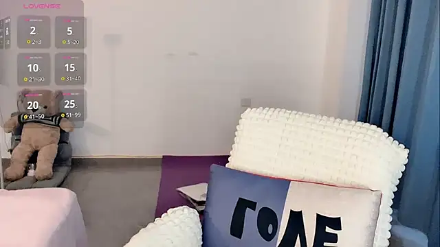 Snapshot of Xiali-166 chatting on February 3, 2026, 12:32 am Xiali-166 online show from February 3, 2026, 12:32 am