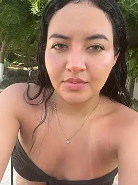 Kiut tiffanii online show from September 24, 2025, 2:12 pm