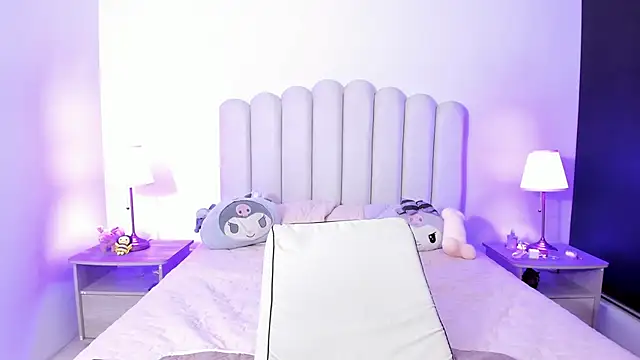 SofieBunnie online show from September 23, 2025, 11:01 pm