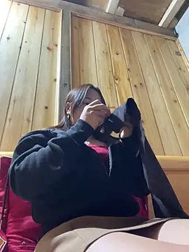 phungtiti online show from March 3, 2026, 1:51 pm