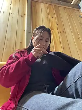 phungtiti online show from March 4, 2026, 8:33 am