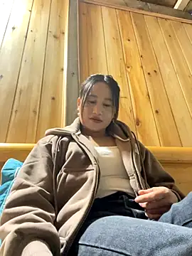 phungtiti online show from November 23, 2025, 4:11 am