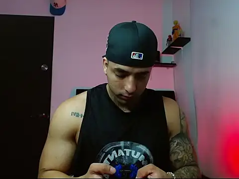 Snapshot of ragnar_phoenix chatting on November 25, 2025, 8:31 pm ragnar phoenix online show from November 25, 2025, 8:31 pm