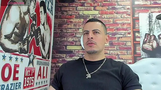 Snapshot of scotty_musicc chatting on October 9, 2025, 12:11 am scotty musicc online show from October 9, 2025, 12:11 am