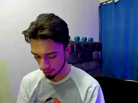 theostone online show from September 19, 2025, 8:40 am