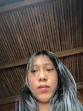 EmLy02 online show from April 2, 2026, 2:52 am