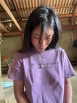 EmLy02 online show from April 10, 2026, 4:19 am