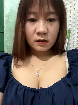 qinejr37 online show from November 30, 2025, 1:28 am