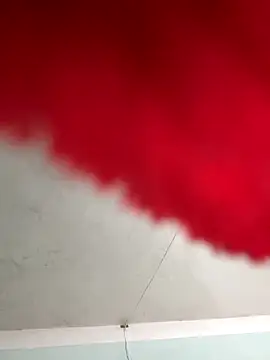 qinejr37 online show from November 28, 2025, 5:18 am