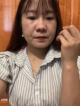 qinejr37 online show from October 21, 2025, 8:25 am