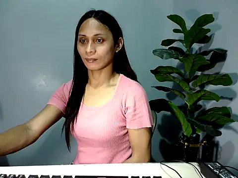 missruffa online show from September 14, 2025, 1:22 pm