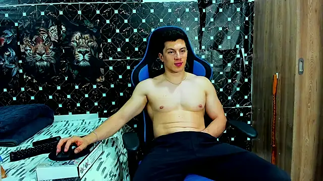 javiersexymann online show from May 15, 2026, 5:49 am