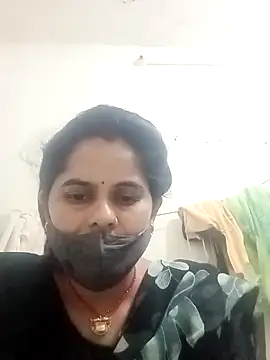 Snapshot of JULEE-740 chatting on November 1, 2025, 9:47 am JULEE-740 online show from November 1, 2025, 9:47 am