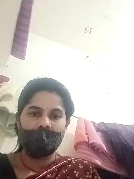 Snapshot of JULEE-740 chatting on November 13, 2025, 9:24 am JULEE-740 online show from November 13, 2025, 9:24 am