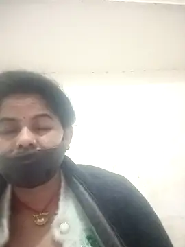 Snapshot of JULEE-740 chatting on November 18, 2025, 11:26 pm JULEE-740 online show from November 18, 2025, 11:26 pm