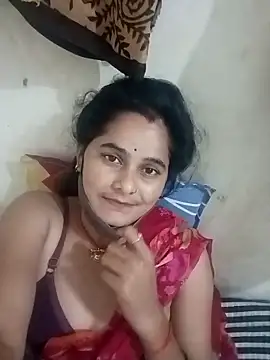 Snapshot of JULEE-740 chatting on November 11, 2025, 5:24 am JULEE-740 online show from November 11, 2025, 5:24 am