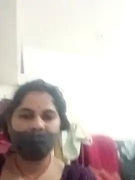 Snapshot of JULEE-740 chatting on November 7, 2025, 2:49 am JULEE-740 online show from November 7, 2025, 2:49 am