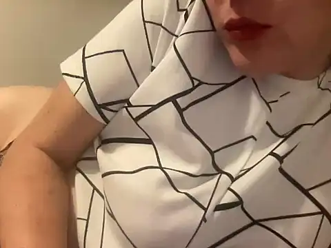 Snapshot of spookyspooky2 chatting on October 9, 2025, 8:15 am spookyspooky2 online show from October 9, 2025, 8:15 am