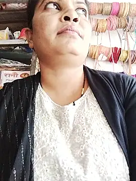 Snapshot of Rajnee33A chatting on October 31, 2025, 7:49 am Rajnee33A online show from October 31, 2025, 7:49 am