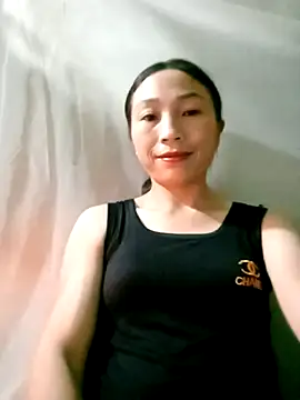 lucybaby00 online show from November 17, 2025, 1:59 pm