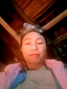 lucybaby00 online show from December 18, 2025, 1:15 pm