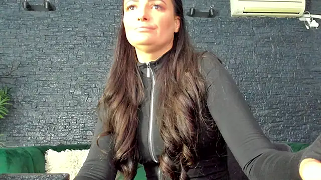 AnneSins online show from October 2, 2025, 6:00 pm