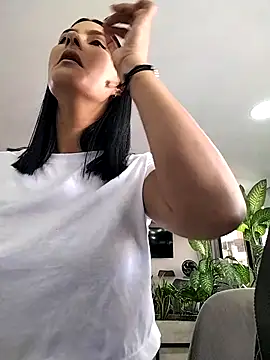 Snapshot of gabysanta_ chatting on November 11, 2025, 1:39 pm gabysanta online show from November 11, 2025, 1:39 pm