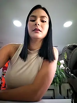 Snapshot of gabysanta_ chatting on November 7, 2025, 1:04 pm gabysanta online show from November 7, 2025, 1:04 pm