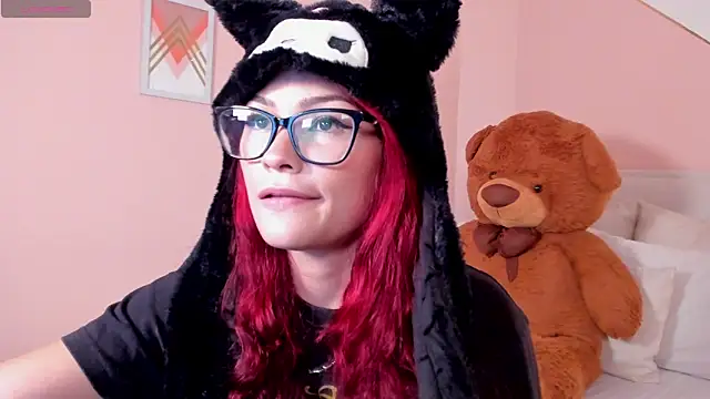 Snapshot of mae_lyra chatting on February 20, 2026, 9:50 pm mae lyra online show from February 20, 2026, 9:50 pm