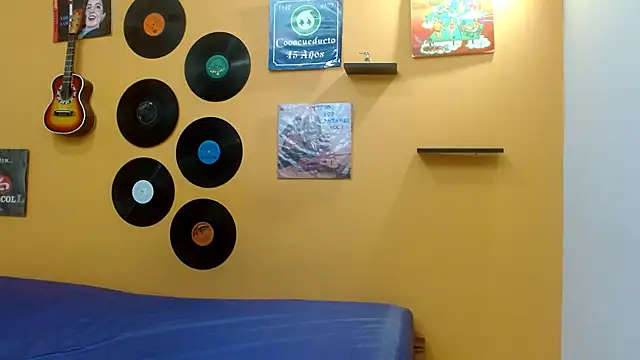 skinnyverus18 online show from February 4, 2026, 6:58 pm