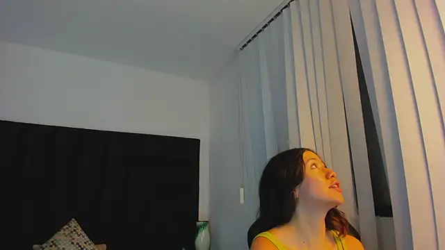 Snapshot of SaraWagner_ chatting on September 10, 2025, 6:07 pm SaraWagner online show from September 10, 2025, 6:07 pm