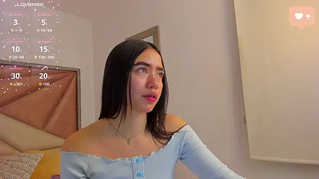Snapshot of SaraWagner_ chatting on June 11, 2026, 12:12 am SaraWagner online show from June 11, 2026, 12:12 am