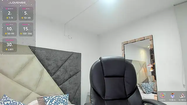 Snapshot of SaraWagner_ chatting on November 16, 2025, 1:10 am SaraWagner online show from November 16, 2025, 1:10 am