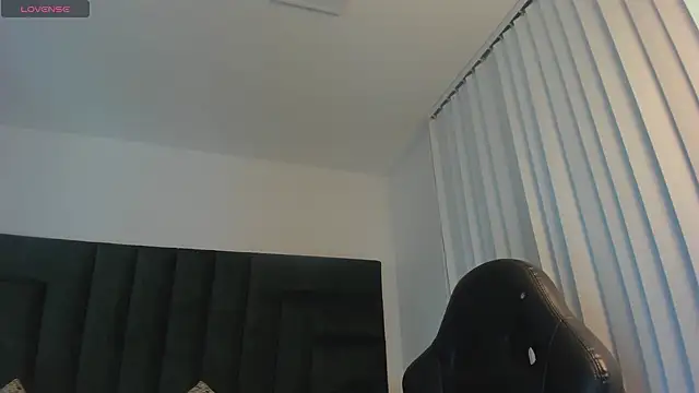 Snapshot of SaraWagner_ chatting on September 30, 2025, 6:03 pm SaraWagner online show from September 30, 2025, 6:03 pm