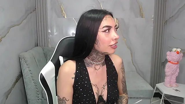 Ashley Blum v online show from November 22, 2025, 8:08 pm