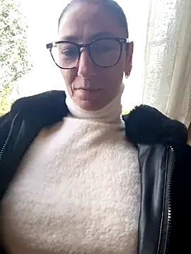 Snapshot of eddivad6974 chatting on December 21, 2025, 10:39 am eddivad6974 online show from December 21, 2025, 10:39 am