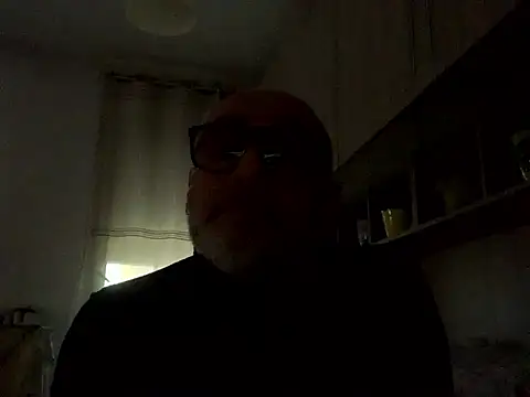 Snapshot of eddivad6974 chatting on January 7, 2026, 3:17 pm eddivad6974 online show from January 7, 2026, 3:17 pm