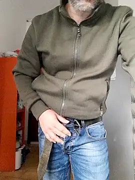 Snapshot of Peolin chatting on November 15, 2025, 12:42 pm Peolin online show from November 15, 2025, 12:42 pm